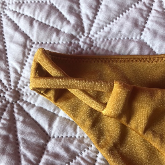 🎁4 for $50🎁 RVCA bikini bottom (yellow) - Picture 3 of 6